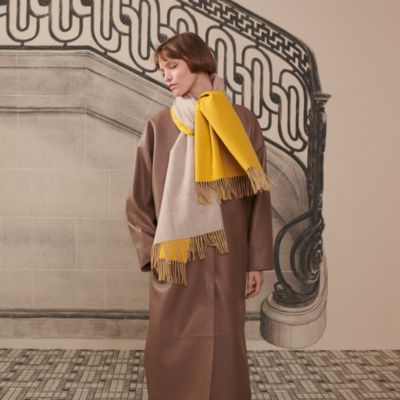 気品漂うスタイル HERMES Jupe Kelly details cuir スカート 5E0352DGVD_video_2-AVS?wid=800